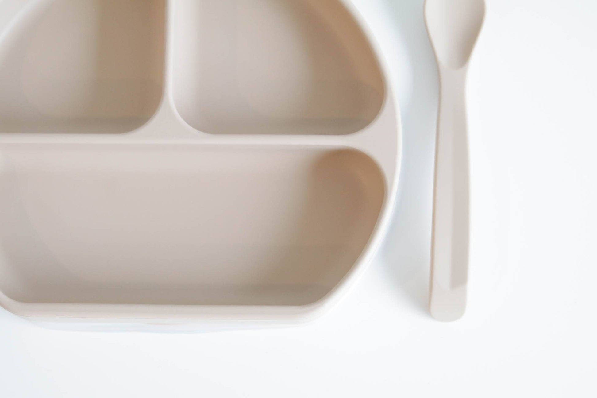 Silicone Suction Plate With Lid and Spoon The Saturday Baby