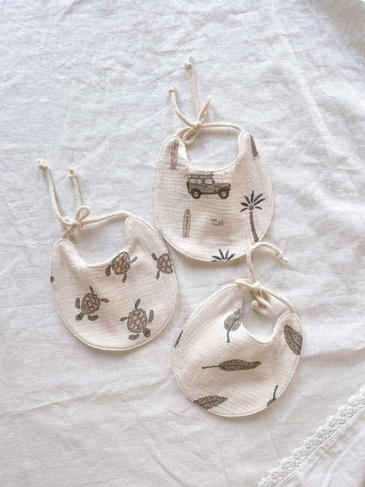 Baby bib / boys PETITE EvelinaApparel
