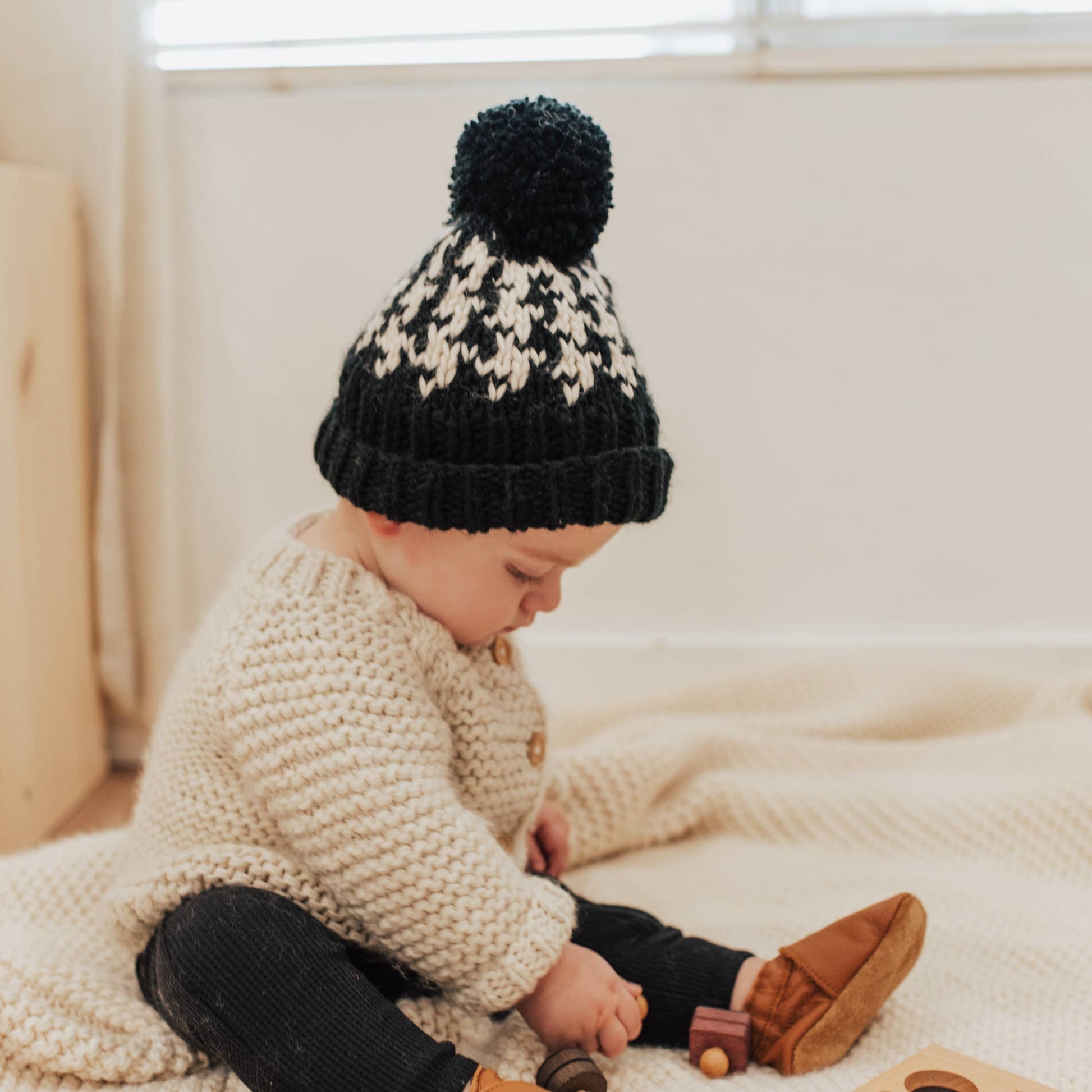 Houndstooth Hand Knit Beanie Hat Huggalugs