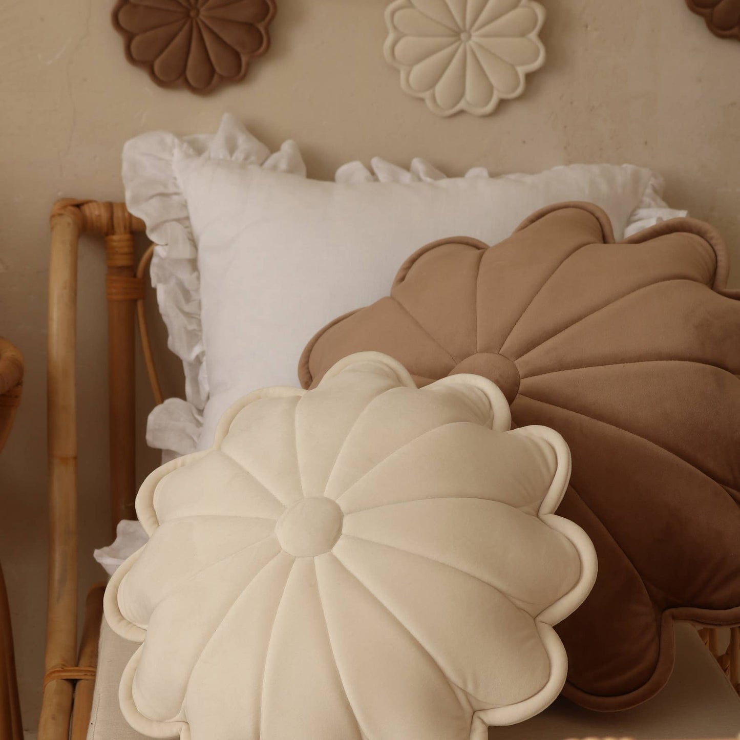 Babyly - Velvet Daisy Pillow - Small BABYLY