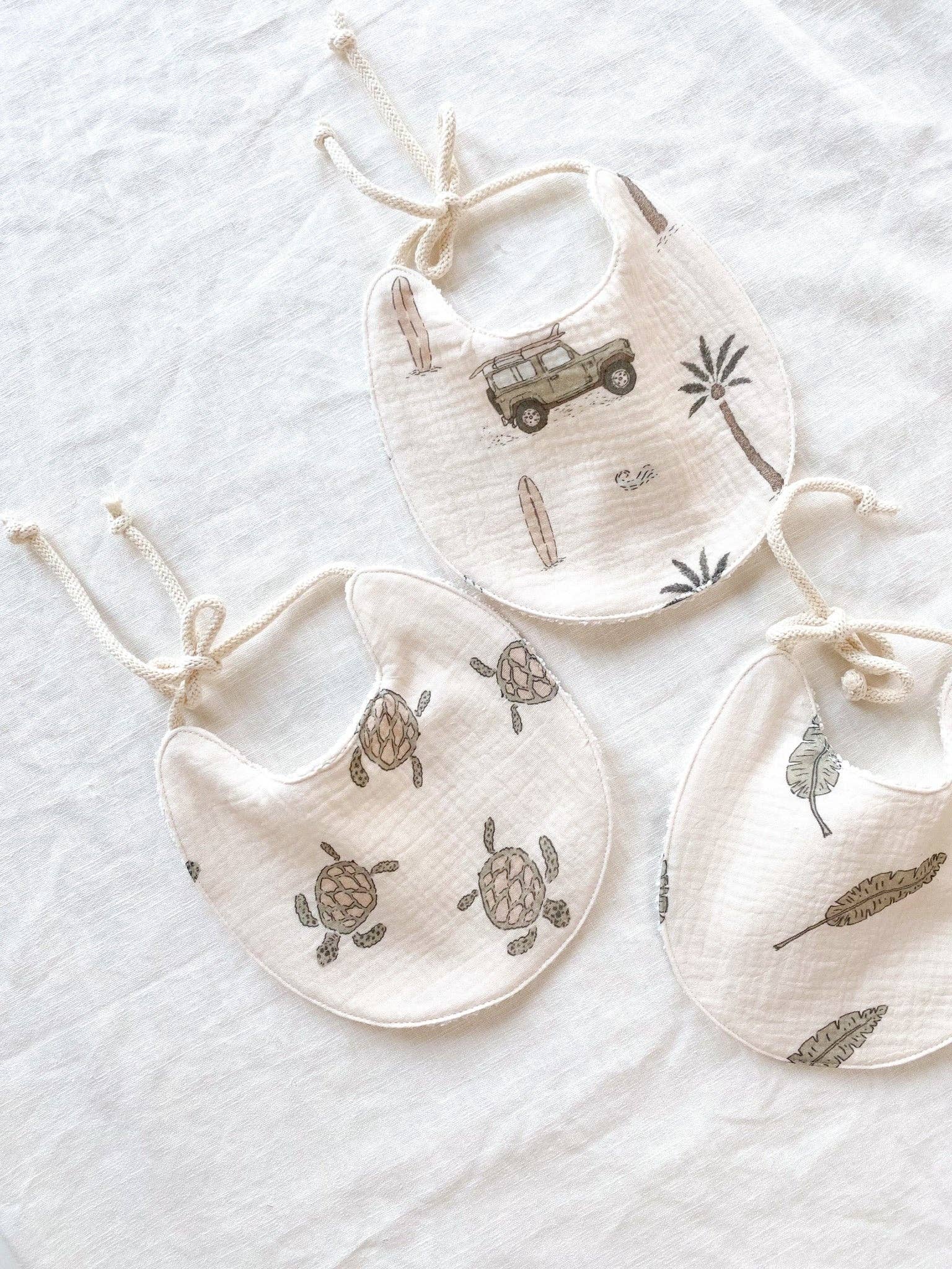Baby bib / boys PETITE EvelinaApparel