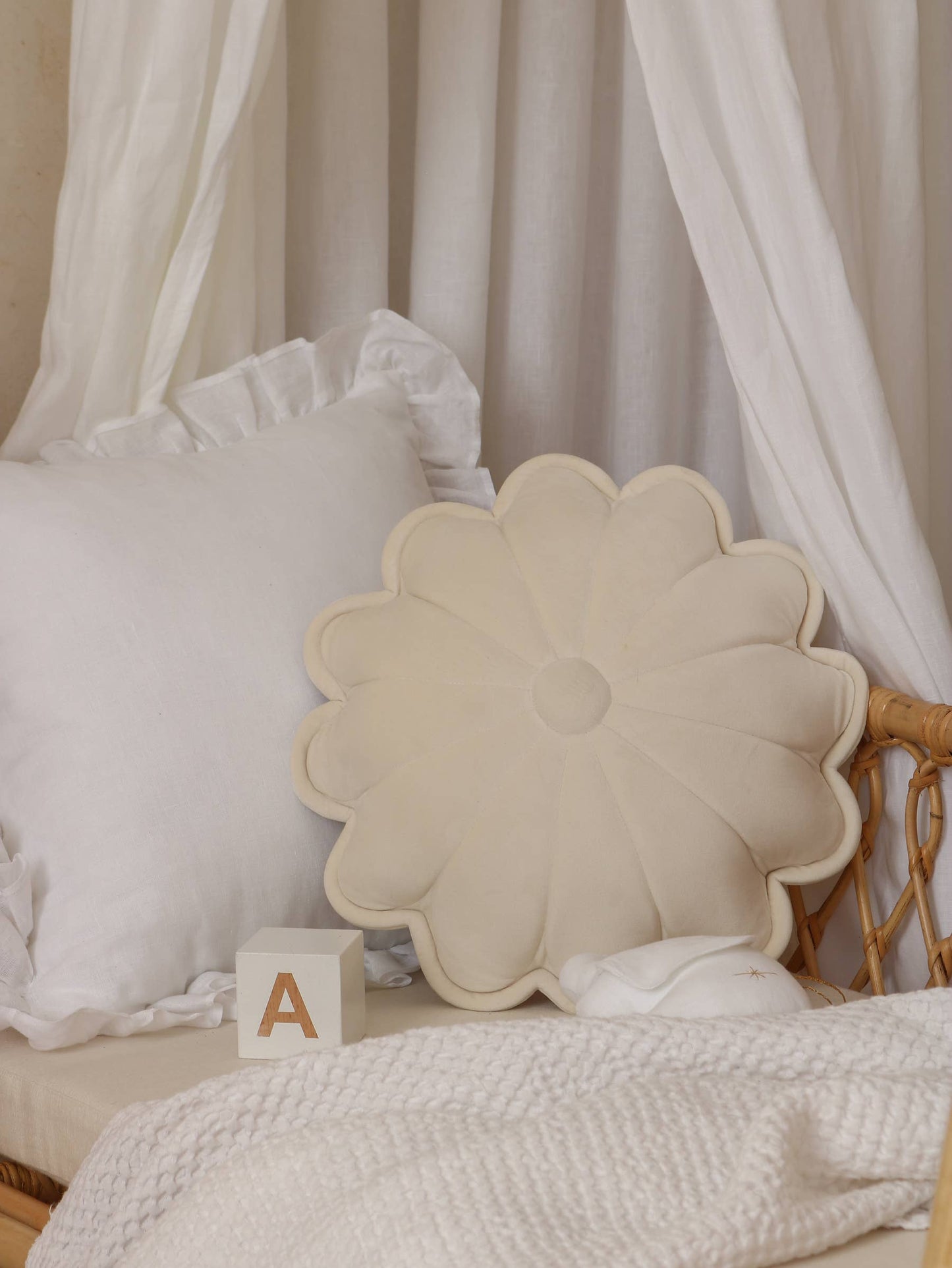 Babyly - Velvet Daisy Pillow - Small BABYLY