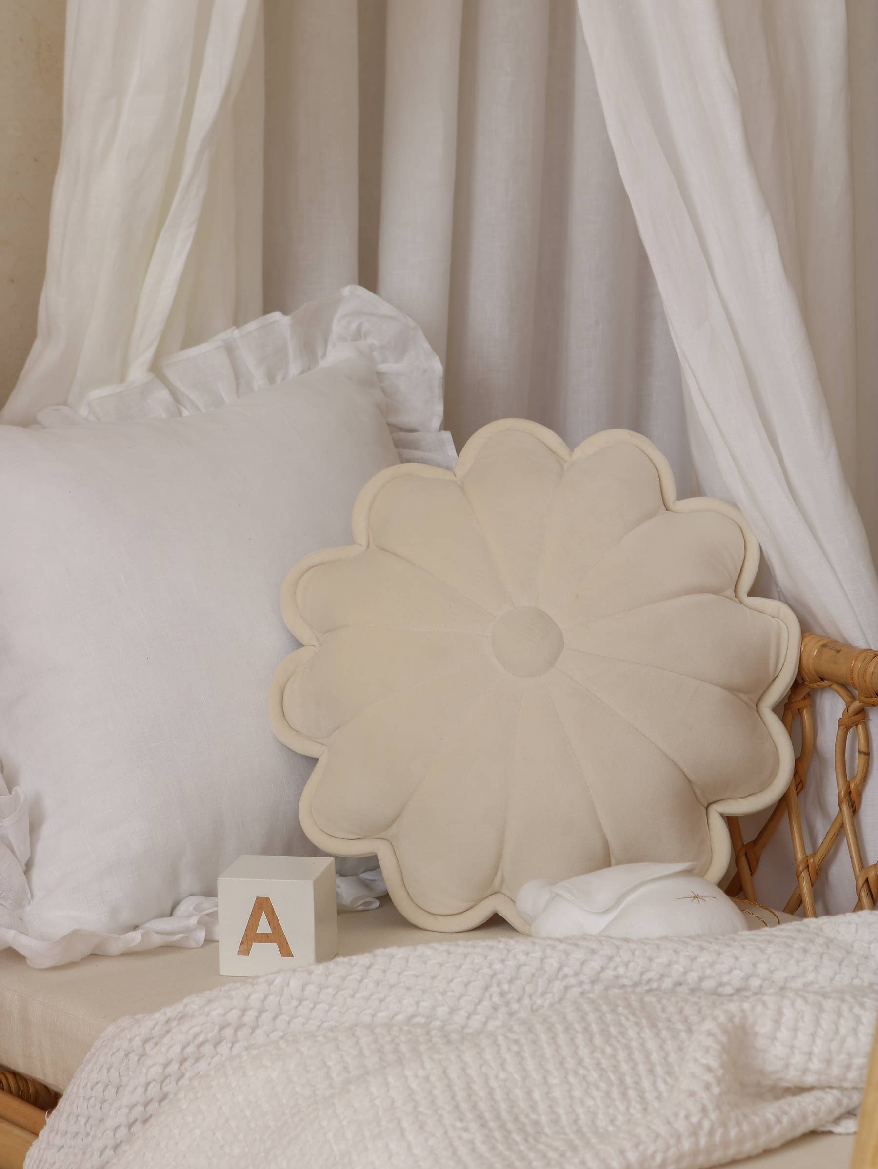 Babyly - Velvet Daisy Pillow - Small BABYLY