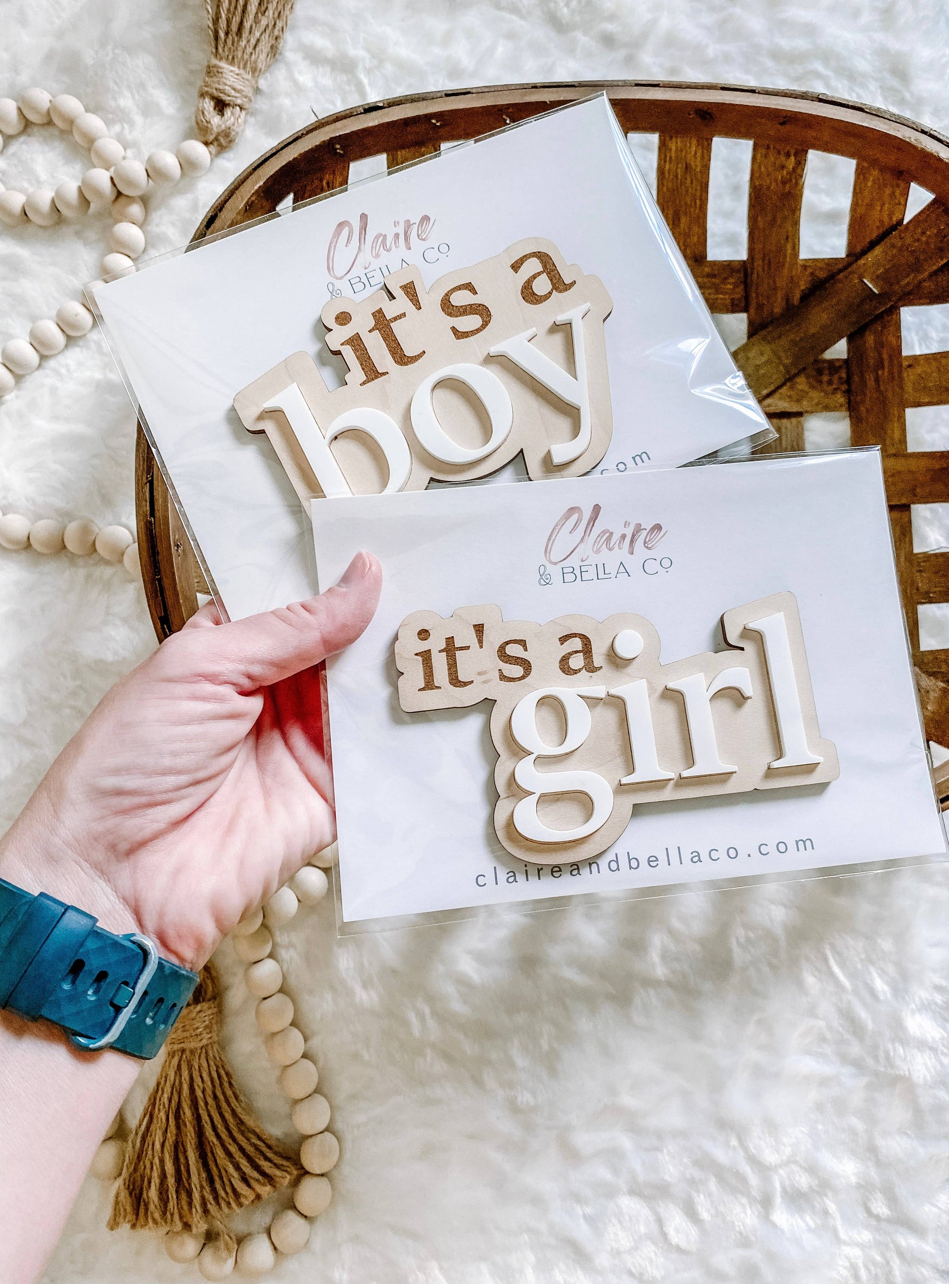 It’s a Girl Gender Reveal Announcement Sign Claire and Bella
