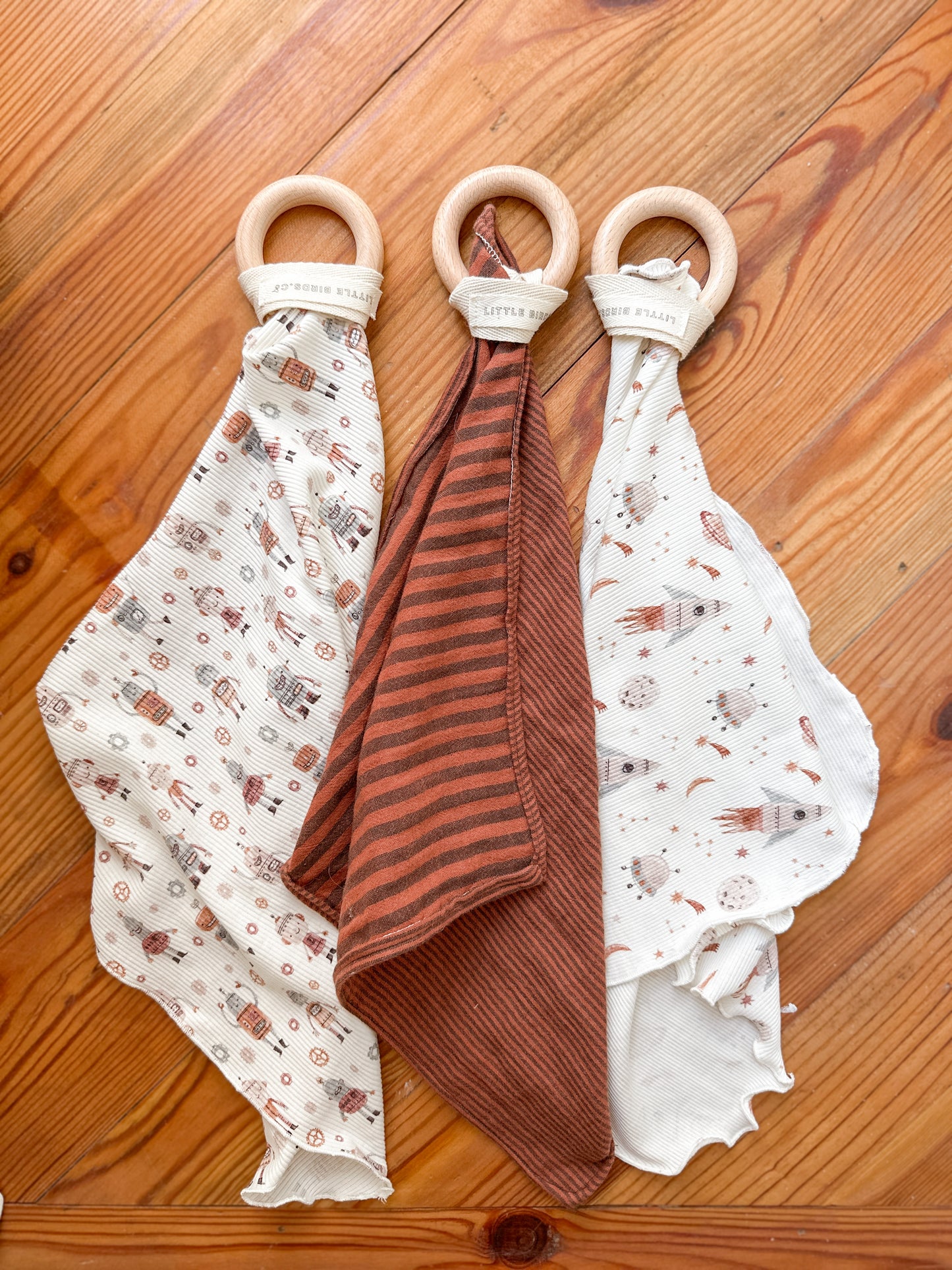 Teething Blankets Little Birds Co. Rockets without lace without teething ring