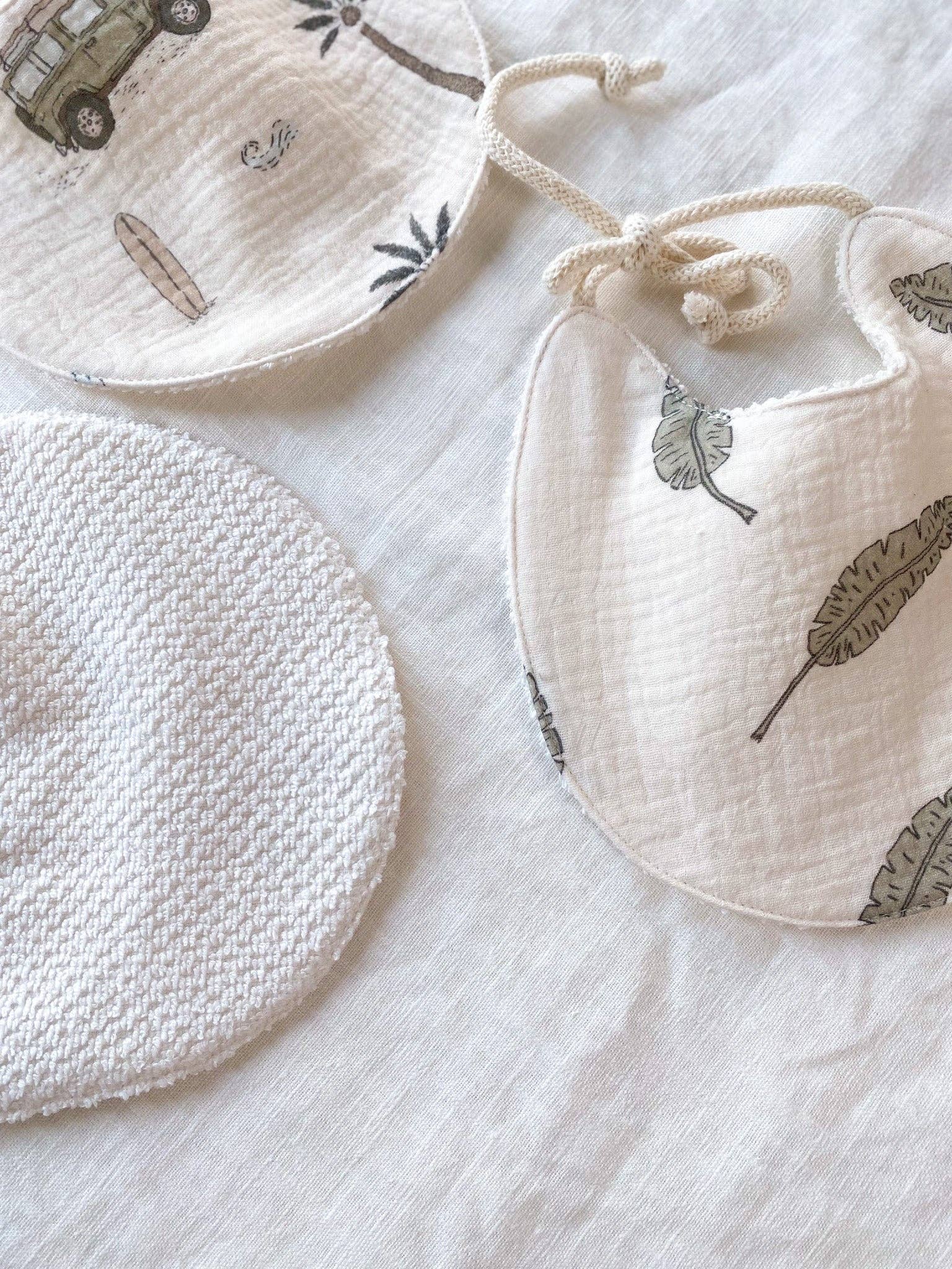 Baby bib / boys PETITE EvelinaApparel