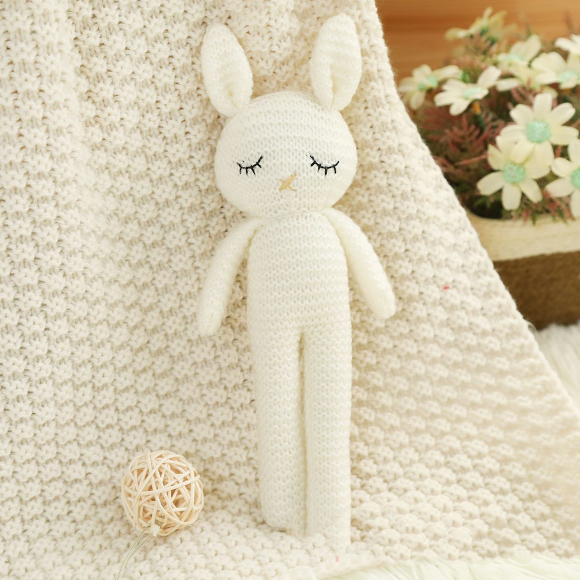 Annie&Charles® knitting bunny Annie & Charles white