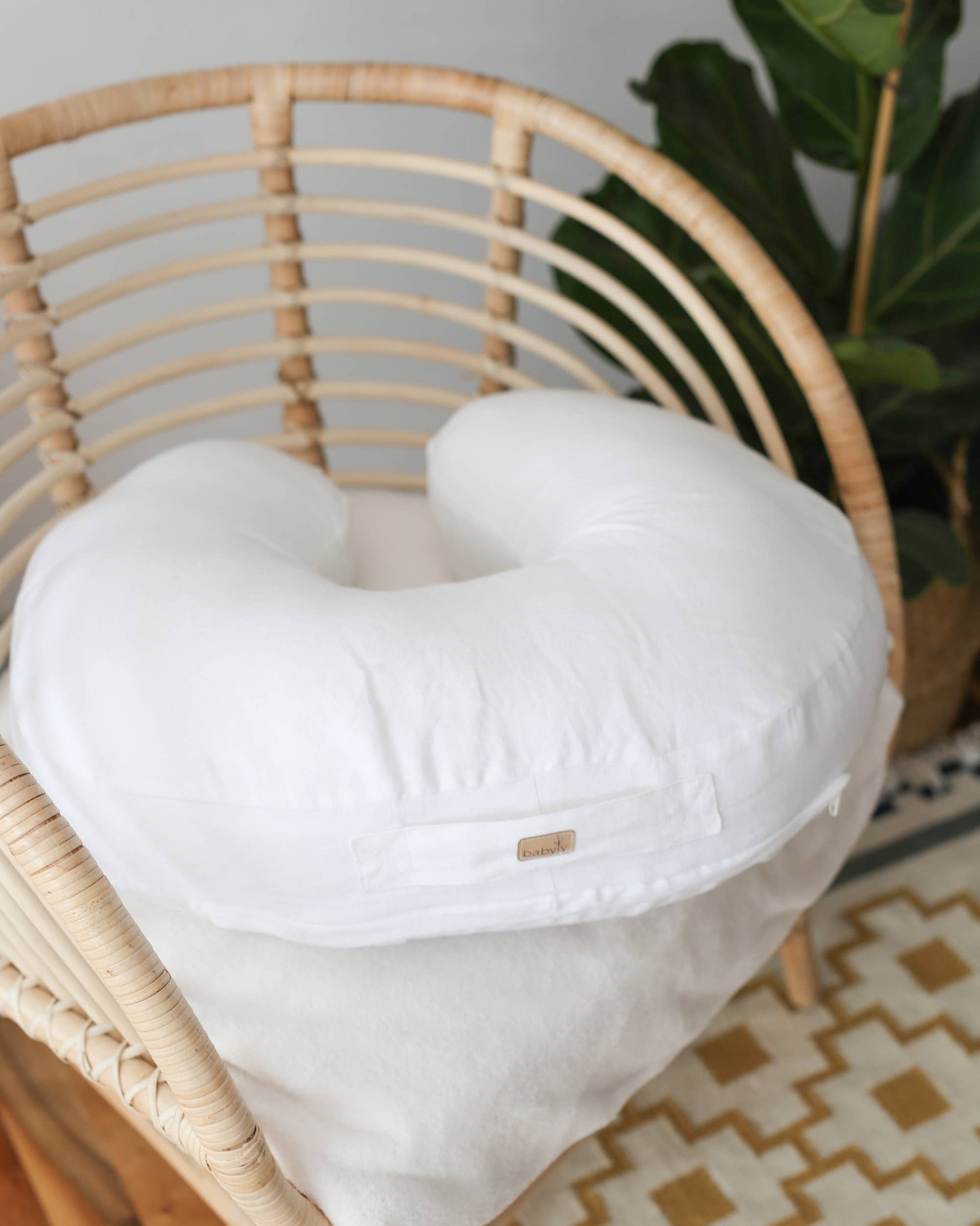 Babyly - Nursing Pillow/Breast Feeding Pillow - Linen - (Beige) BABYLY