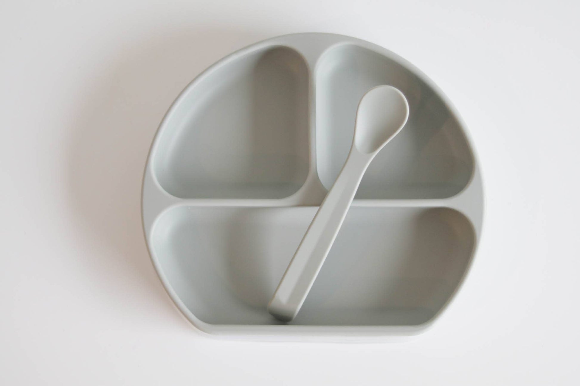 Silicone Suction Plate With Lid and Spoon The Saturday Baby