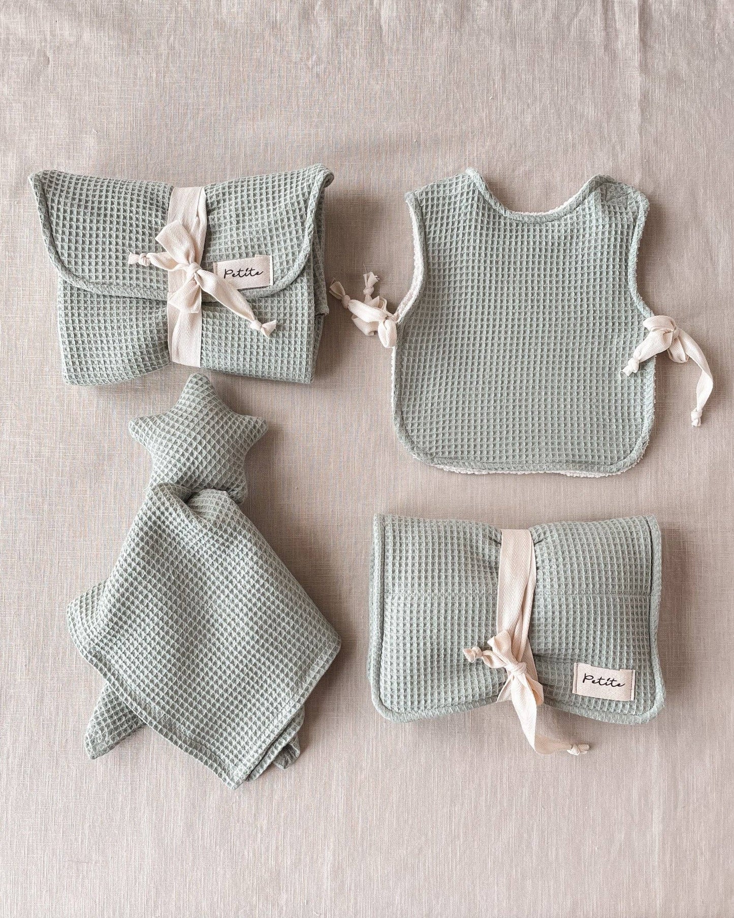 Little star cuddle cloth / sage