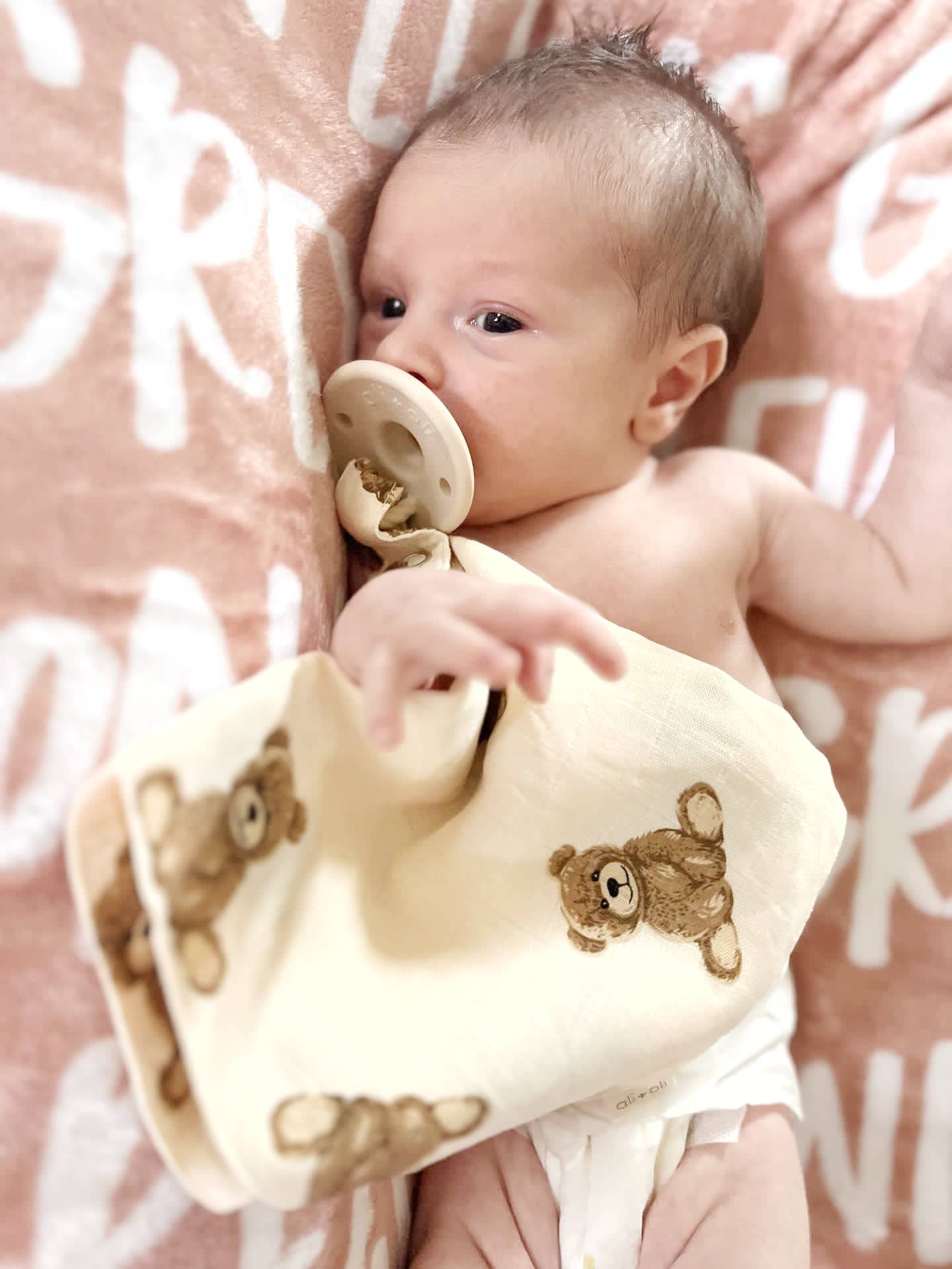 Pacifier Blanket Holder Bamboo Muslin (Teddy Bear)