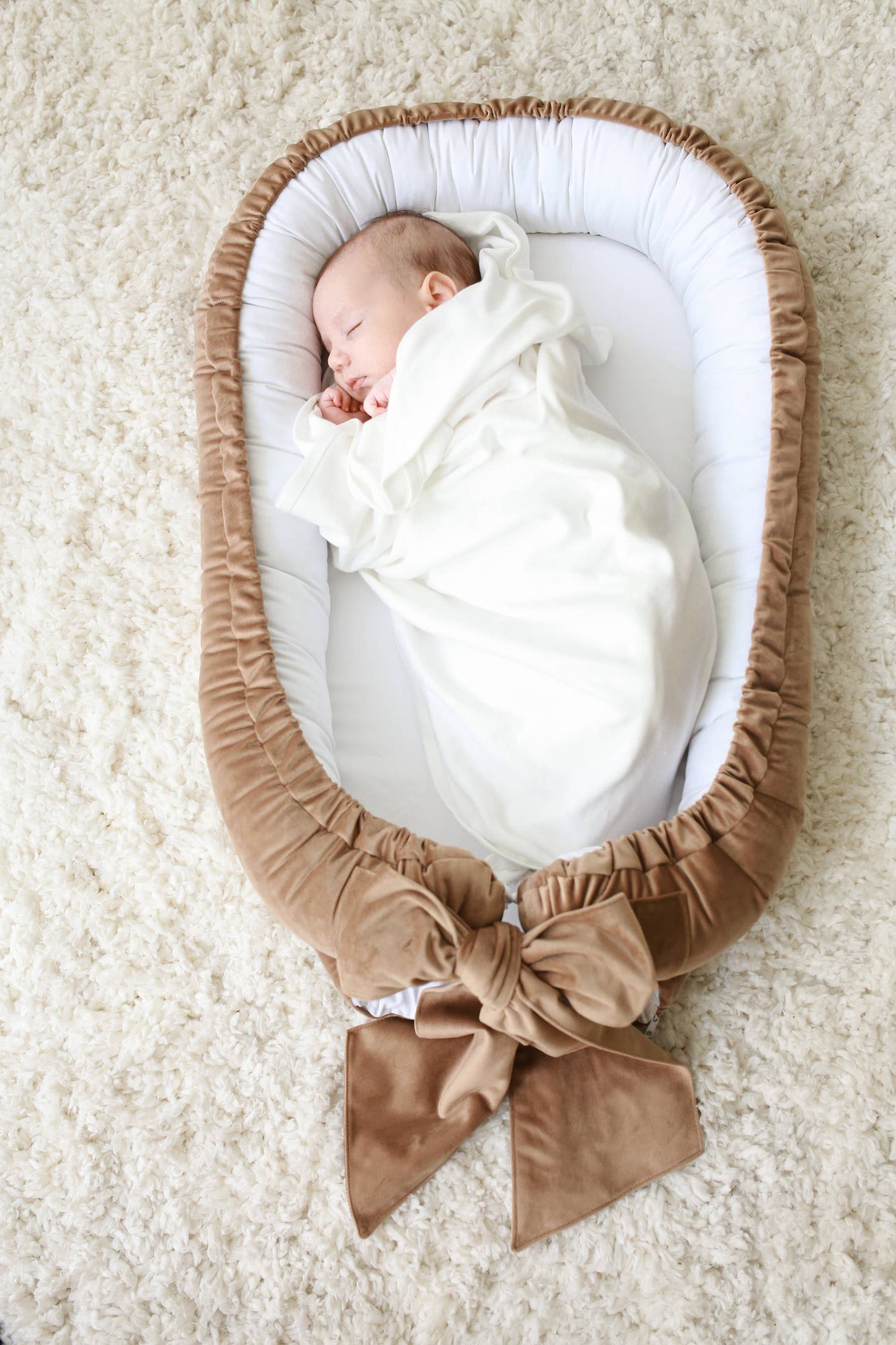 Velvet babynest with bow (5 colors) - BABYLY