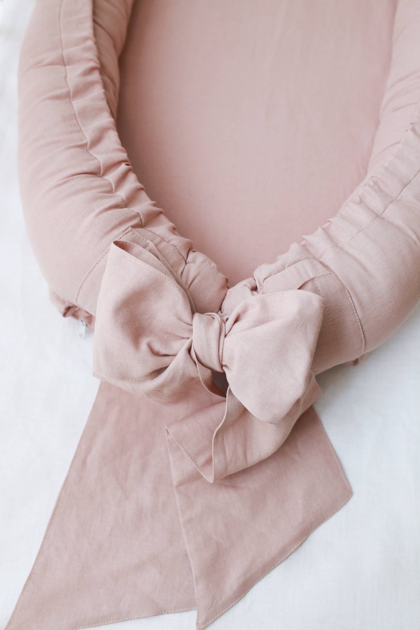 Linen babynest with bow BABYLY