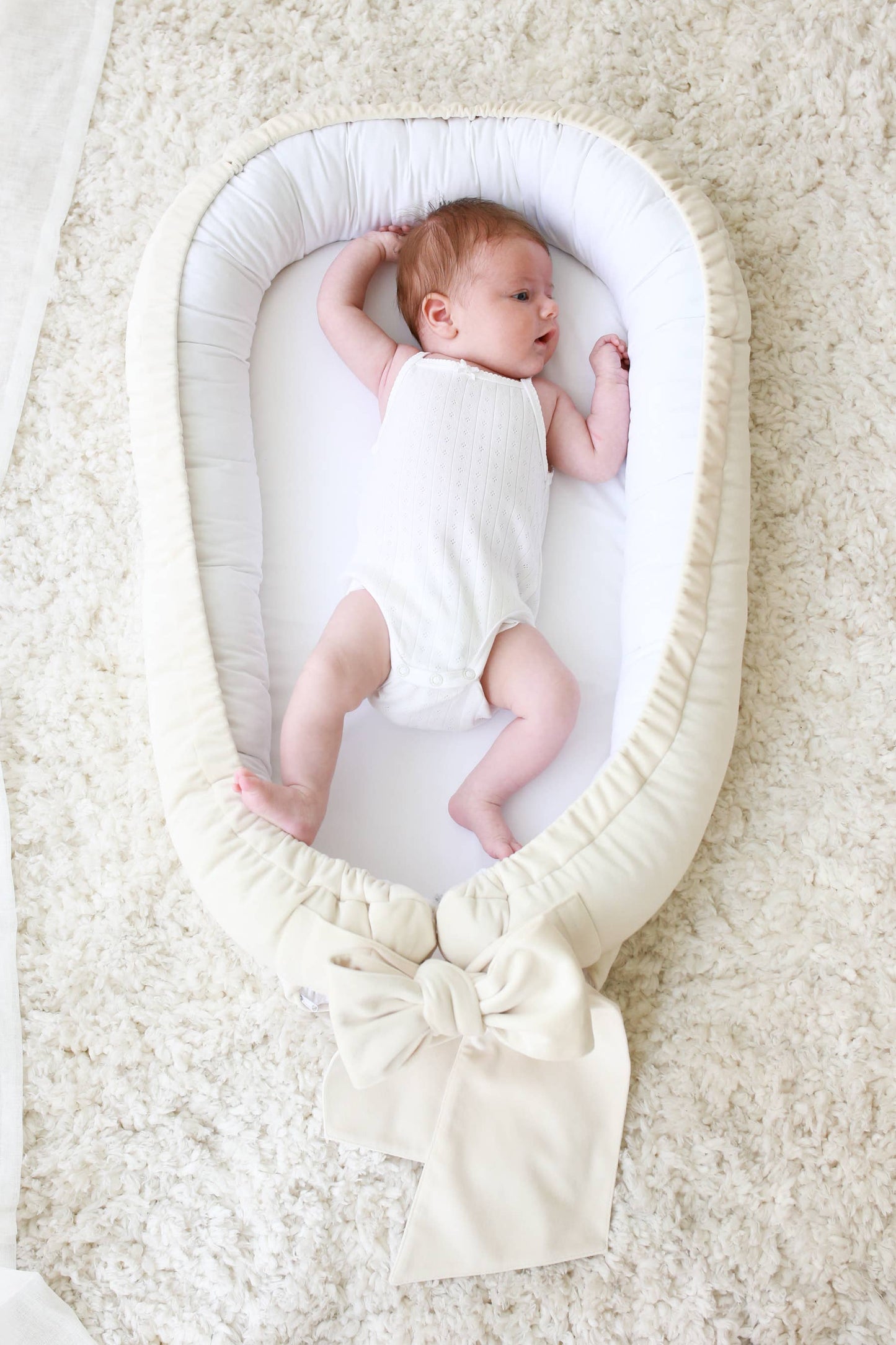 Velvet babynest with bow (5 colors) - BABYLY