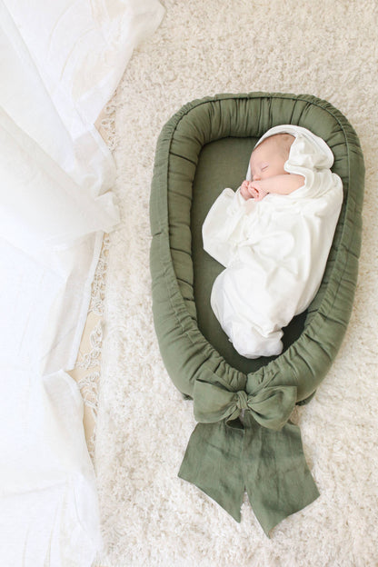 Linen babynest with bow